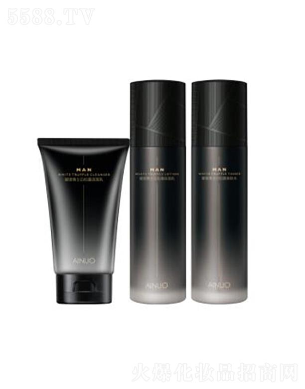 �Ռ��мΌ����û������޹�˾����(��i)�Z��ʿ����¶�o(h��)�w�Y��