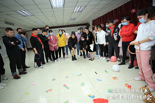 ��׷��ͯ�ꡤ�¾��ഺ���𱬾W(w��ng)4���f���Օ��A�M�e�k