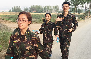 真真正正去走，一步一個(gè)腳印去量！